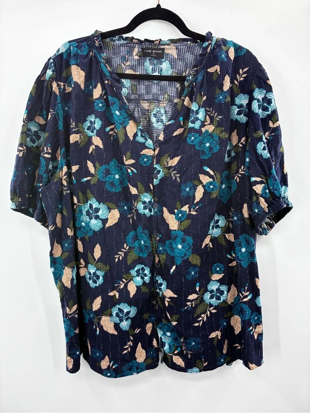 Lane Bryant Navy Floral V-Neck Short Sleeve Blouse size: 22